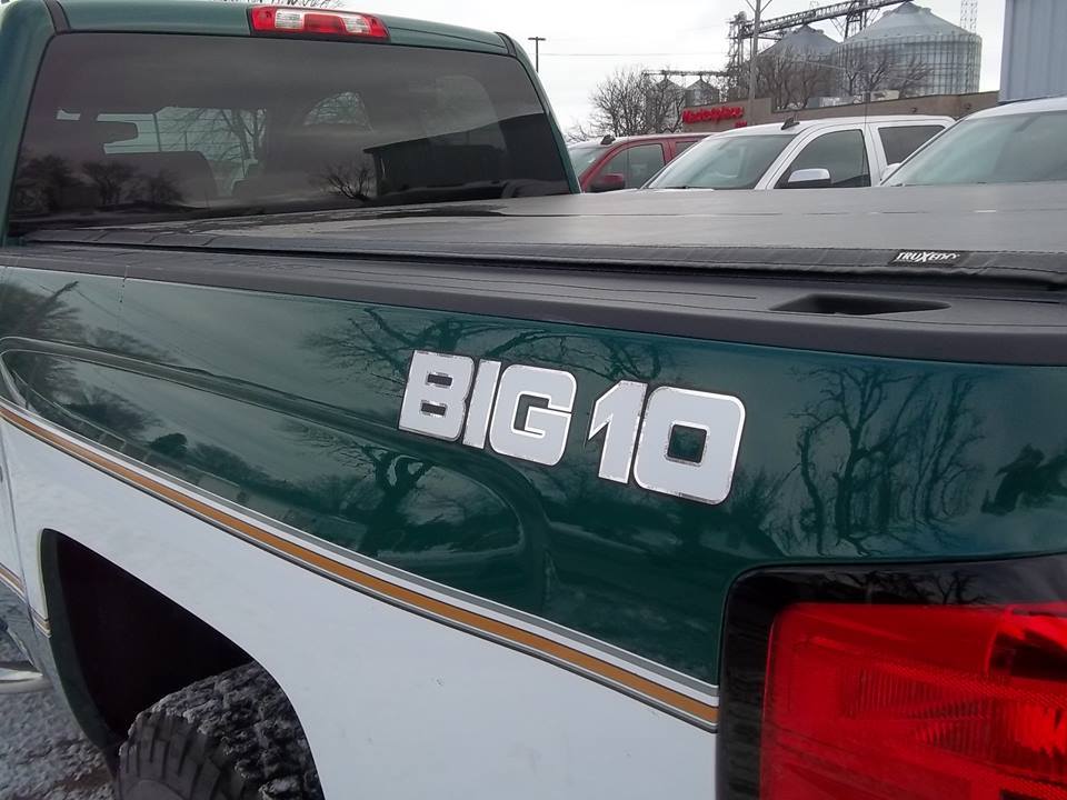 Miss The Look Of The Two-Tone Square-Body Chevy Truck? 