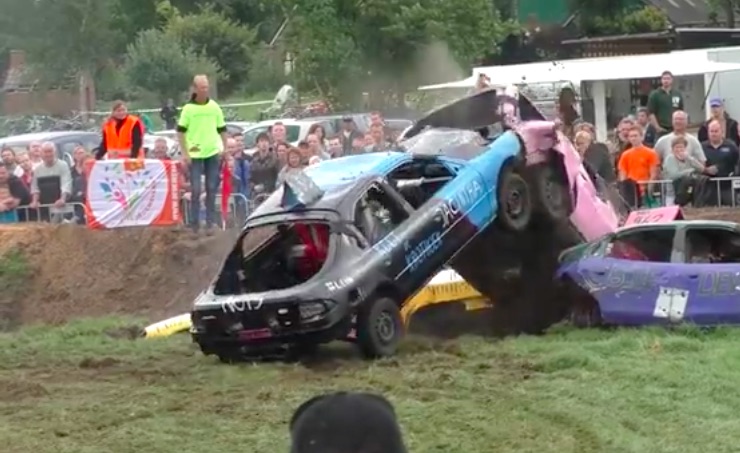 European Banger Racing Is Like A High Speed Demolition Derby From Hades – Insane Video