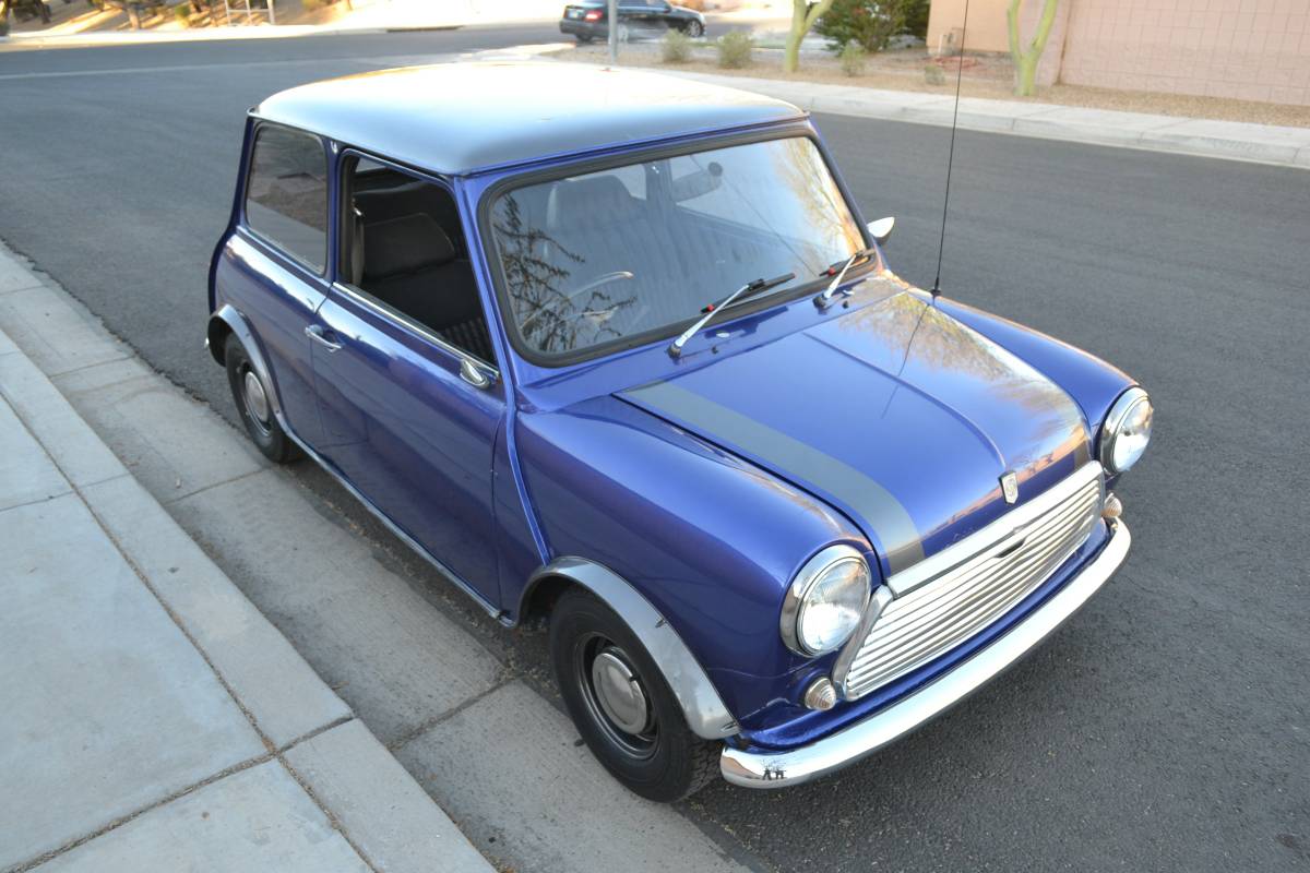 AUSTIN MINI TEST DRIVE - One of the Greatest Cars Ever? - The