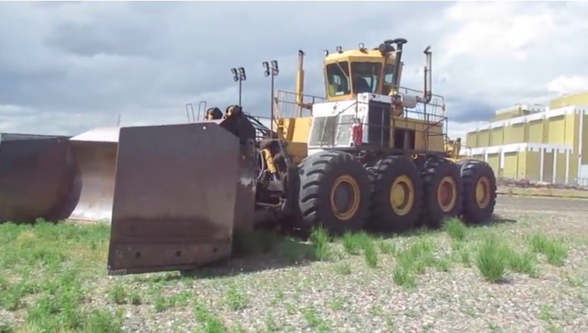 Best of 2018: This Twin-Engine, 200,000lb Coal Dozer Is A Monster Machine We Never Knew About!