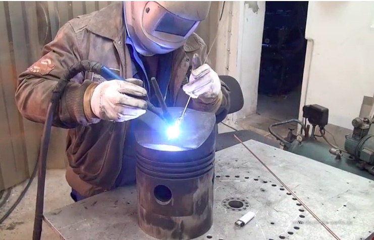 The Big Fix: Watch This Welder Perform A Repair On A Massive Lanz Bulldog Piston