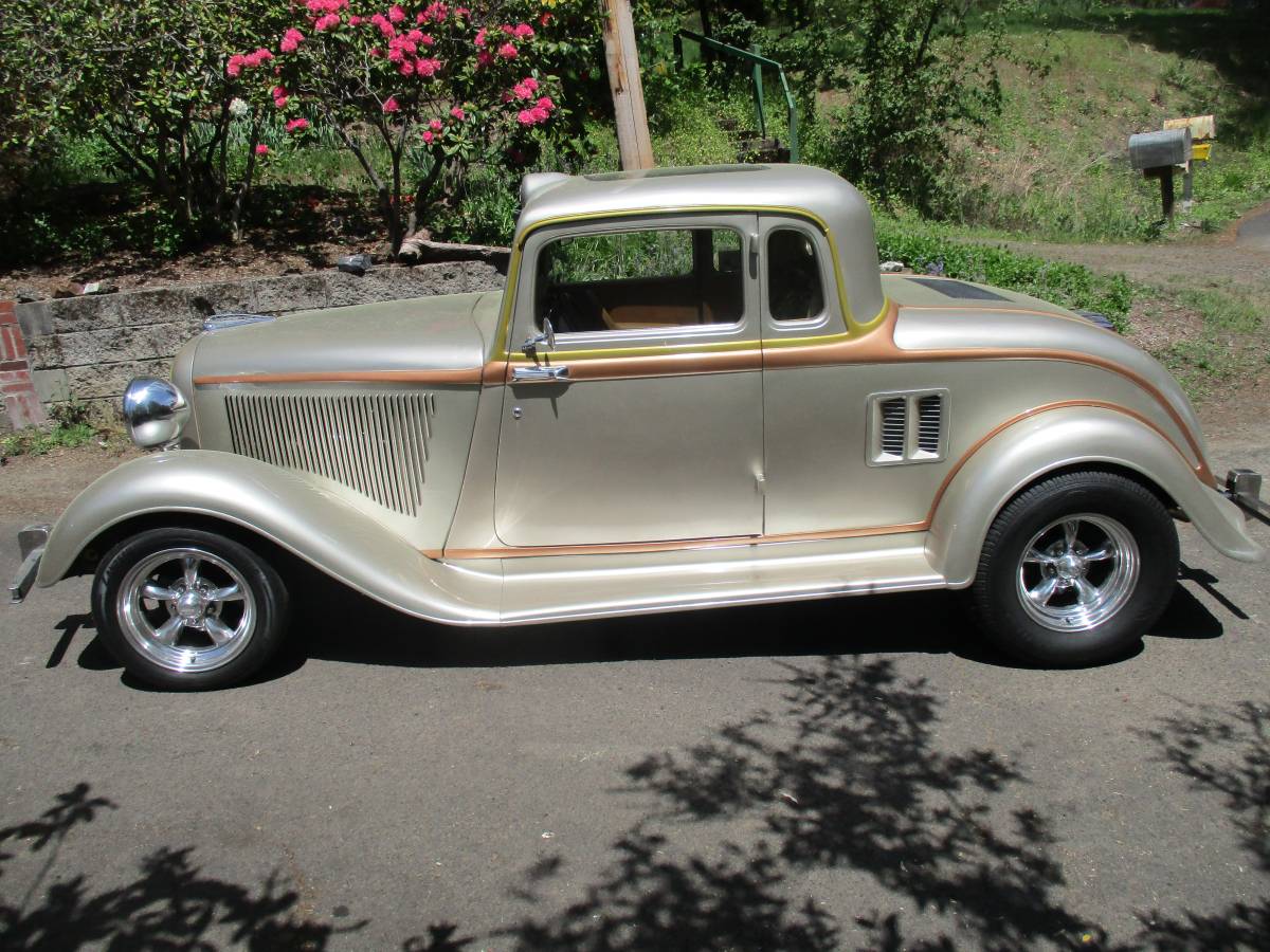 Perplexing Plymouth: There’s Something Off About This 1933 Plymouth Street Rod, But What Is It?