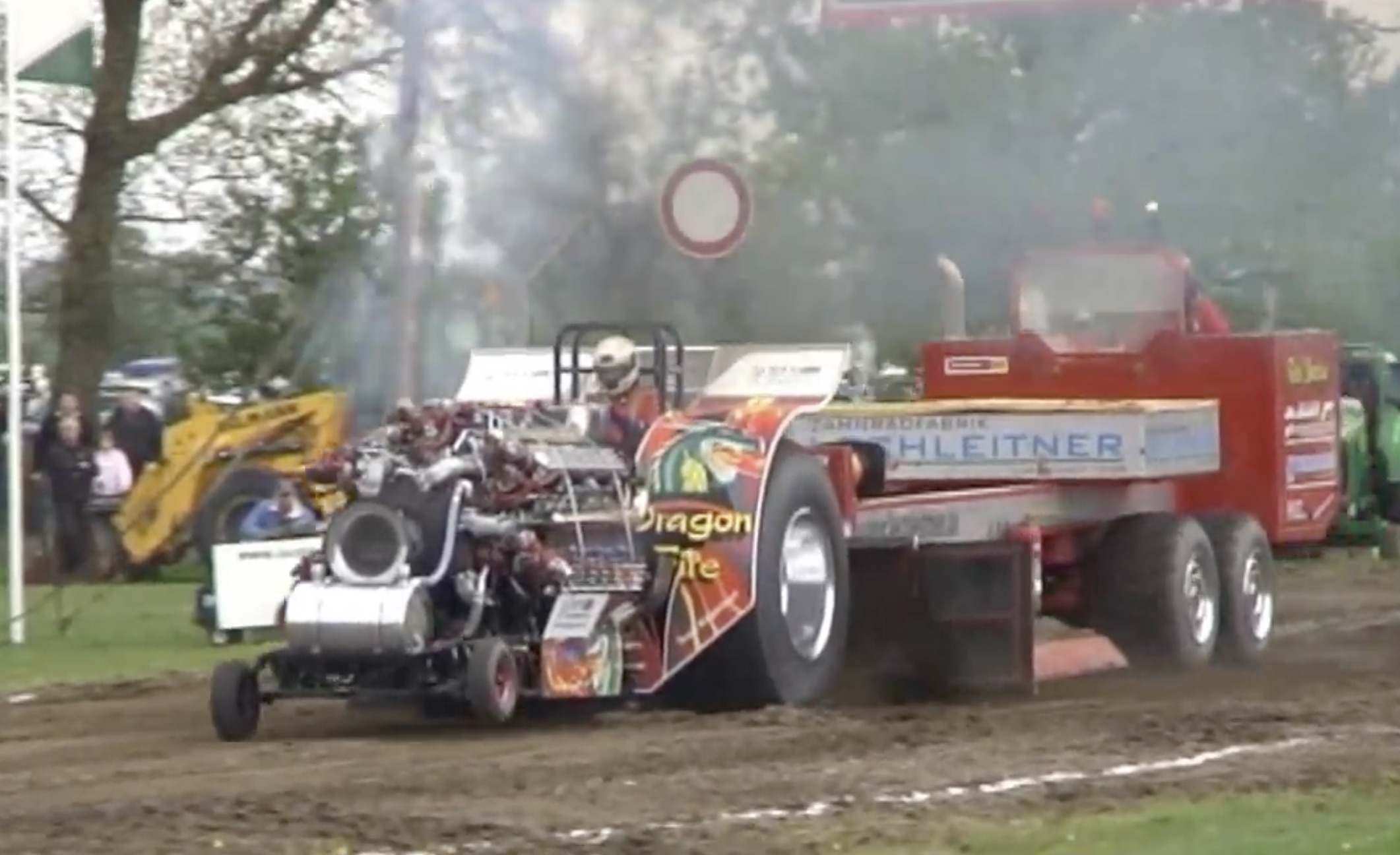 Classic YouTube: The “Dragon Fire” Pulling Tractor – 8,765 Cubic Inches Of Radical Overkill