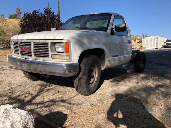 Is It Just Us, Or Does The Fact That This Big Block Truck Has No Bed Mean It Does Better Burnouts And Is Therefore Way More Exciting?