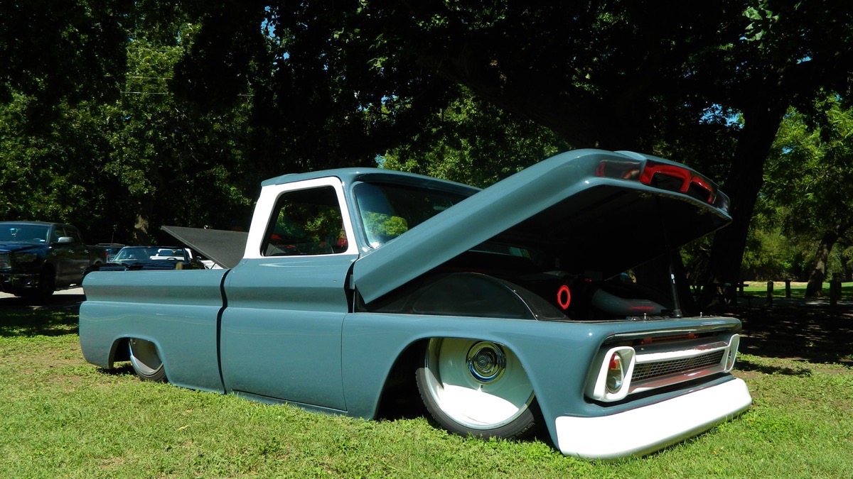 C10s in The Park Coverage: Over 850 Trucks Packed The Park In Texas – Photos Here