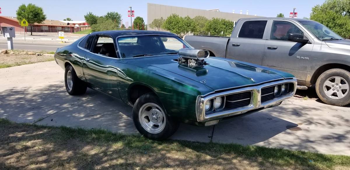 Comfy Bruiser: This Day Two Dodge Charger Has The Right Look And The Right Powerplant!