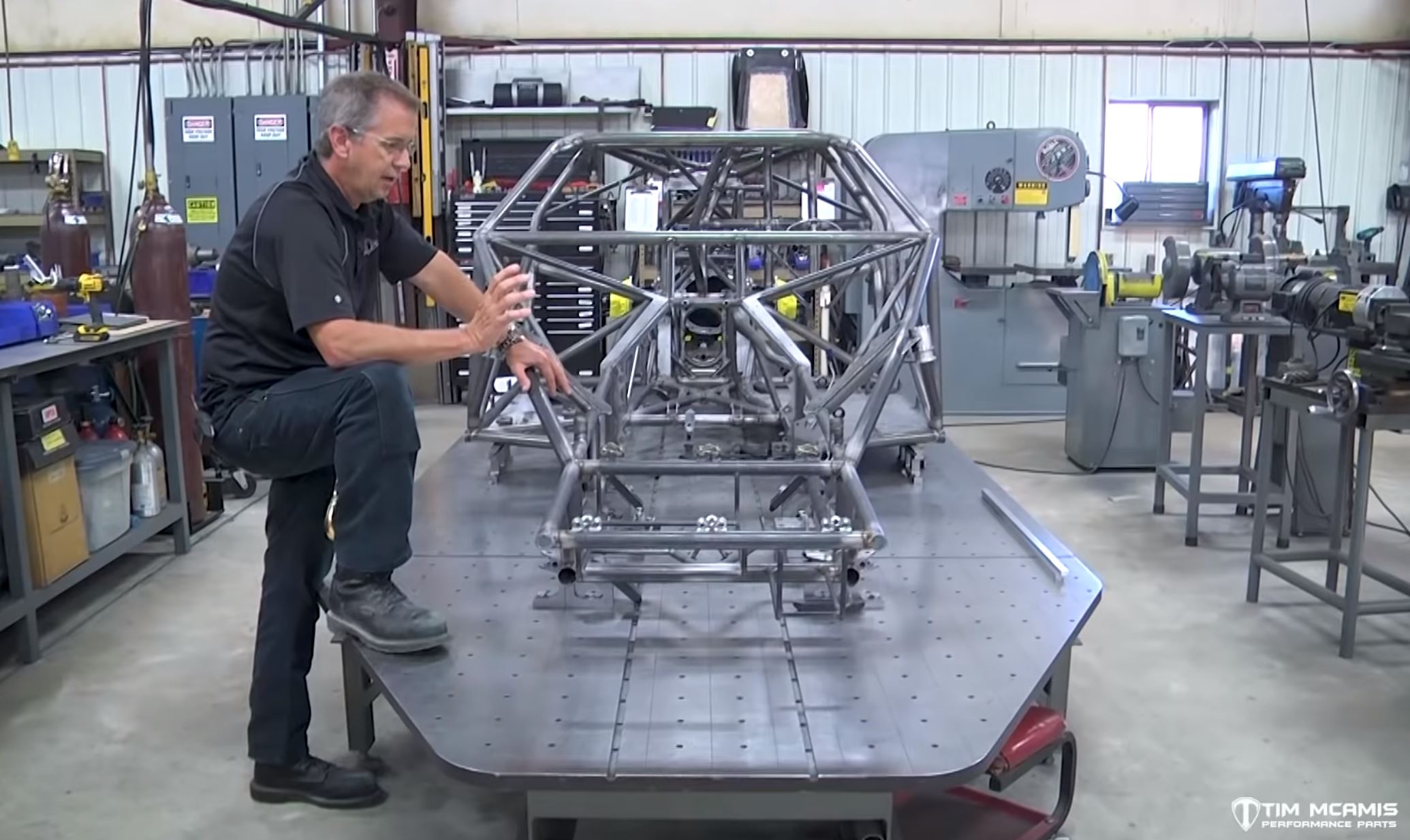 Here's How You Build Your Own Simple Chassis Jig. Build