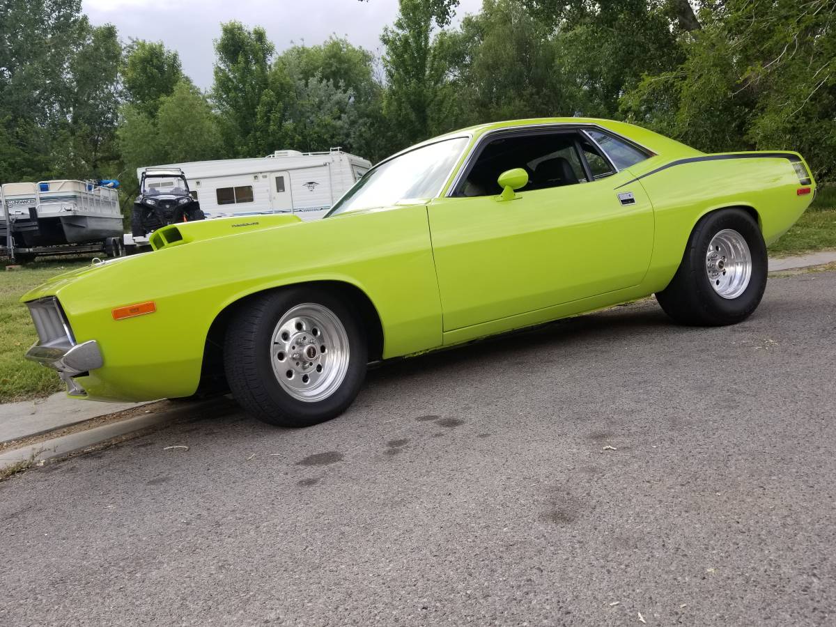 This 1973 Plymouth Barracuda Is 440 Powered And Looks Like The Perfect Christmas Gift