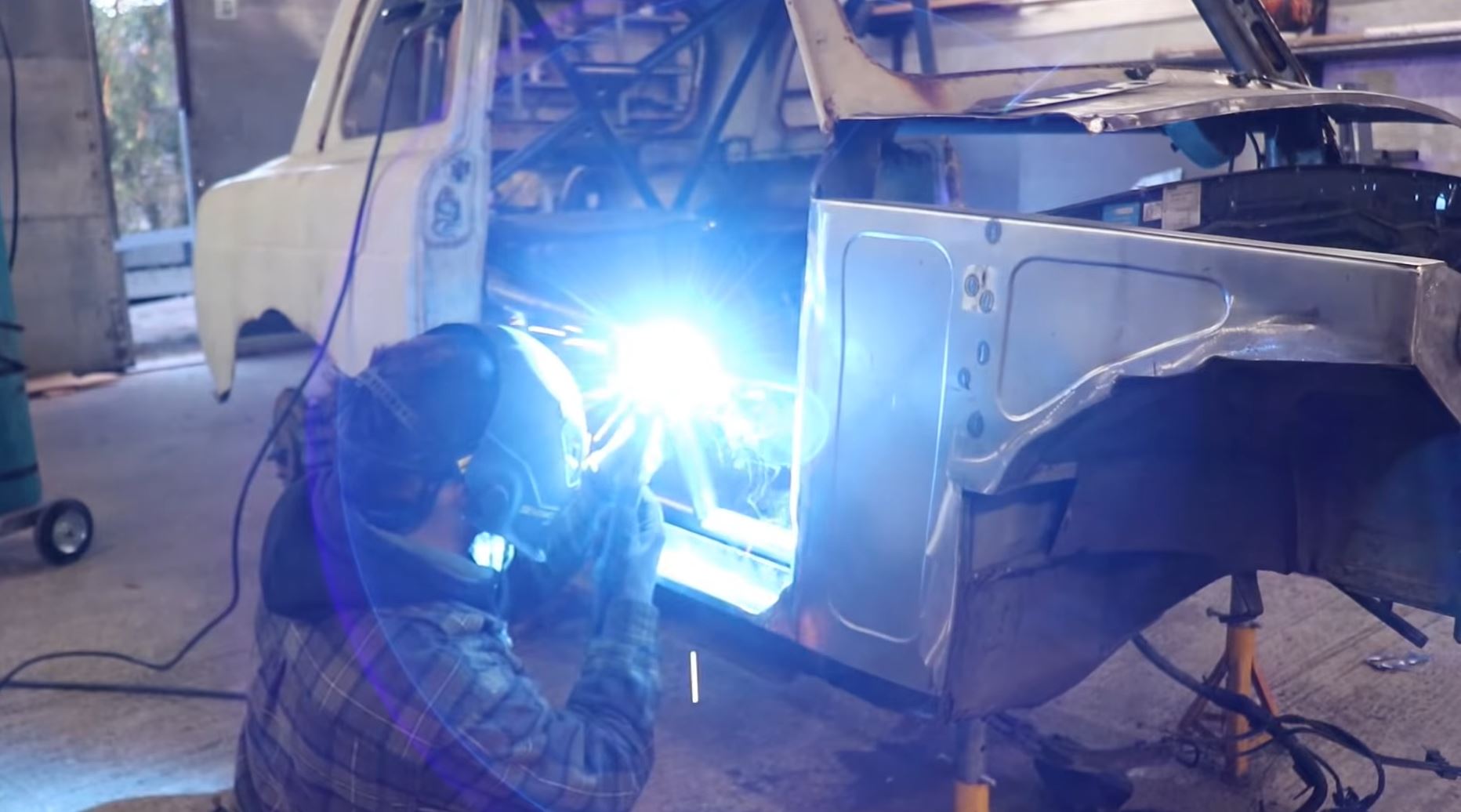 The Mongrel Gets Some Sexy New Door Bars Added To The Cage