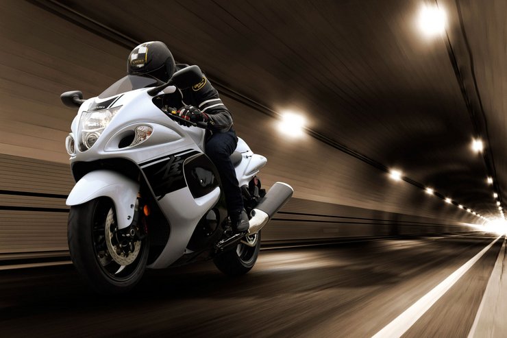 Dead: Suzuki Hayabusa, The World’s Fastest Production Motorcycle