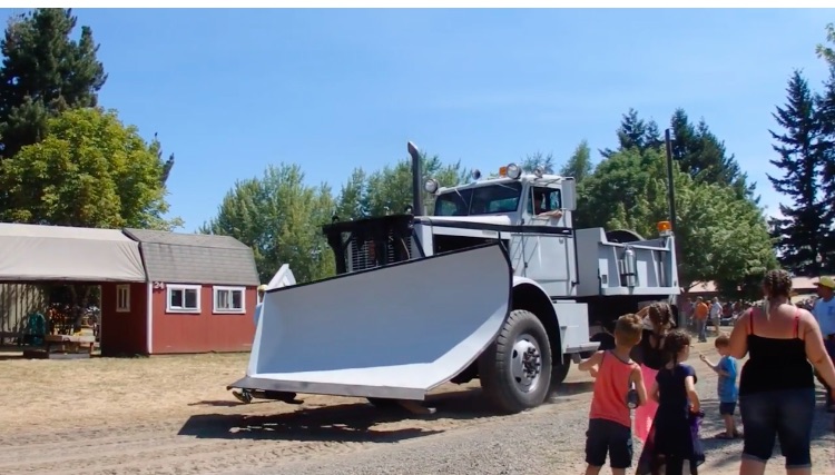 Burbling Beast: See And Hear This Massive Oshkosh Plow Truck Rumble With A 1,090ci Hall-Scott Engine