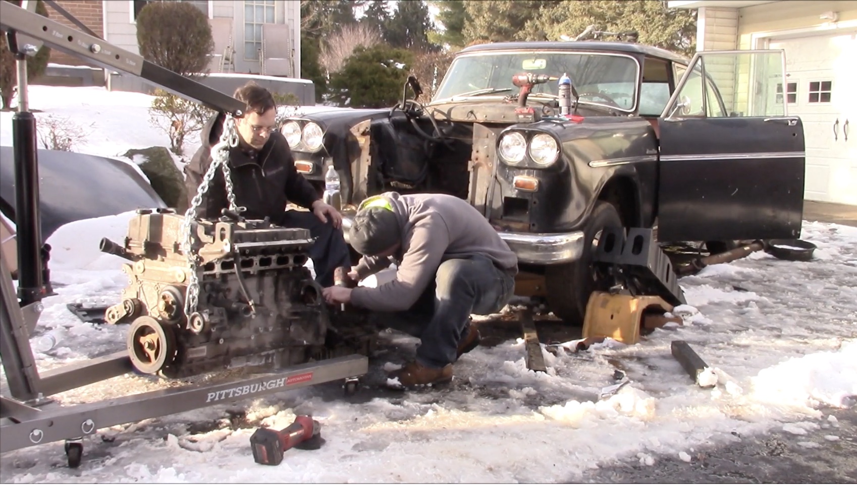 Taxi Grinder: Retrofitting a Vortec 4.2L Inline-Six Into A 1967 Checker