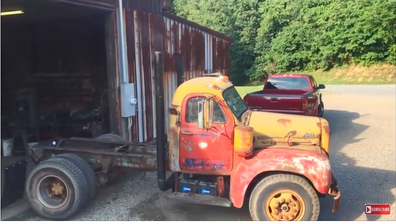 Return Of The Mack: Watch This Forlorn Mack Model B61 Get A Fresh Lease On Life And Go Back To Work