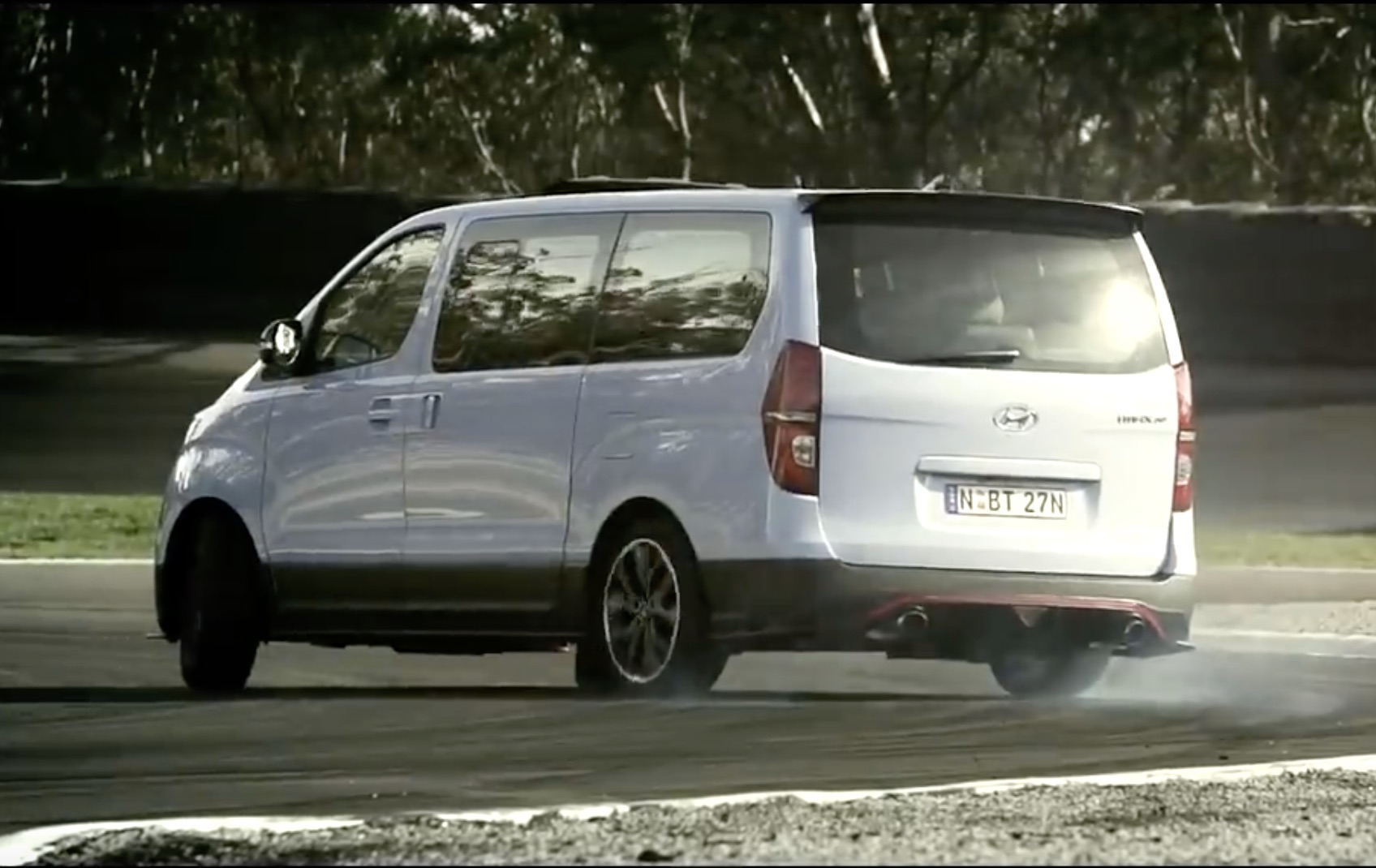 The Hyundai iMax N Concept Van: Hang The Tail Out With Seven Of Your Friends!