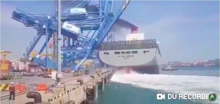 Insane Video: Watch A Container Ship Wipe Out A Gantry Crane And More At A South Korean Port
