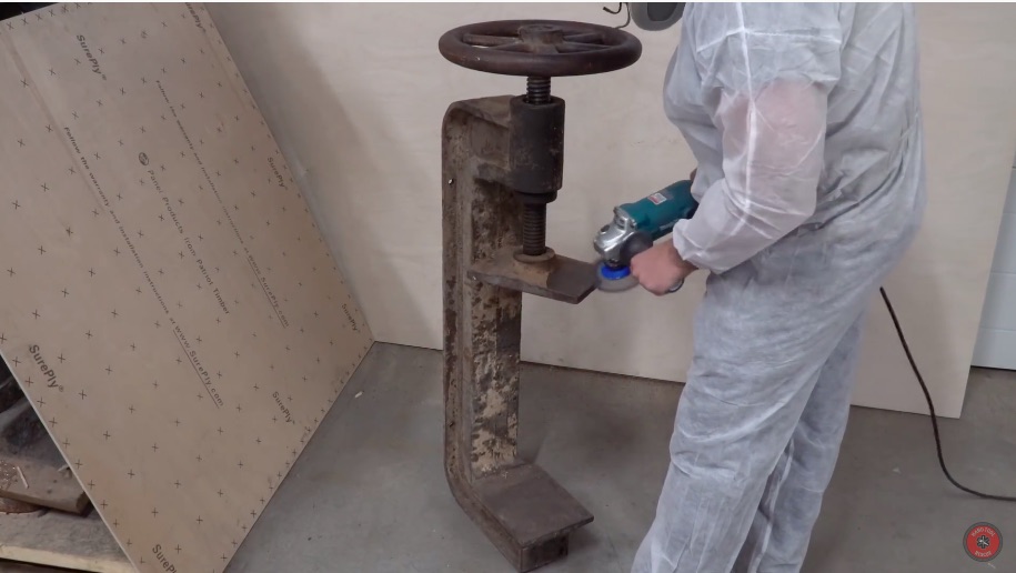 10 Tons Of Fun: Watching This Massive Screw Clamp Get Restored Is Good, Clean, Gearhead Fun