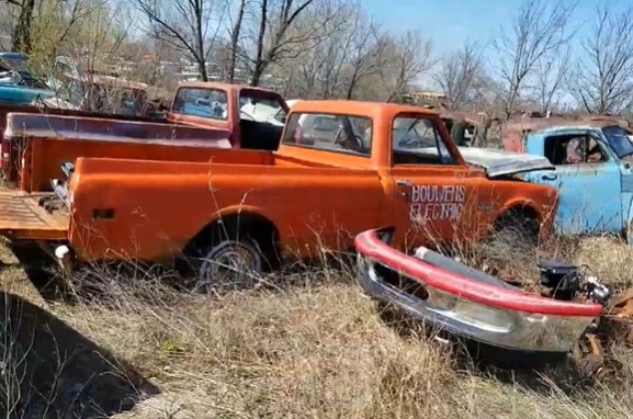 Take A Walk Through 40 Acres Of Killer Old Cars At Watt’s Repair And Auto Salvage With Rebeldryver