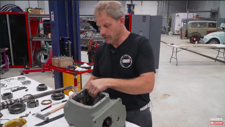 Transmission Tech Video: Reassembling A Chrysler A-833 Four Speed – Grabbing Gears The Old School Way