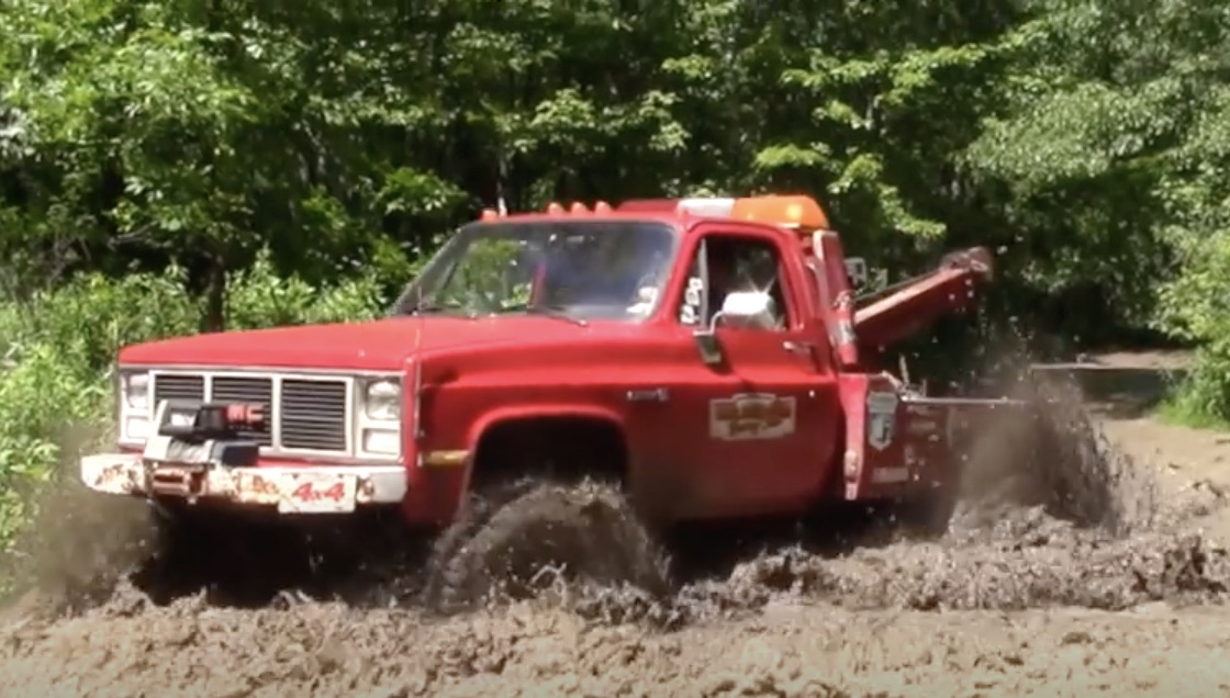 Service Call Fee Isn’t For Debate: Watch This Off-Road Wrecker Save A Couple Of Rigs In Need