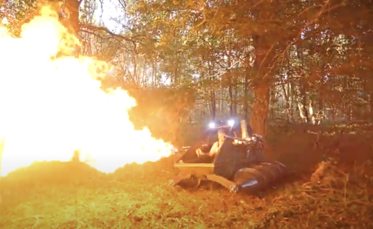 Shut Up, It’s A Great Idea: Furze’s Flame-Throwing Screw Tank Is Finished!