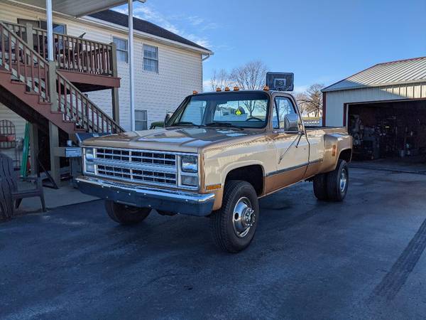 This Survivor 1986 Chevrolet K30 Dually Might Be The Ultimate 4×4 Square Body Tow Pig