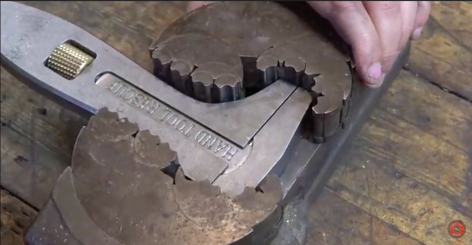 Peak Restoration Greatness: The Restoration Of This 100+ Year Old Fractal Vise Is Mesmerizing