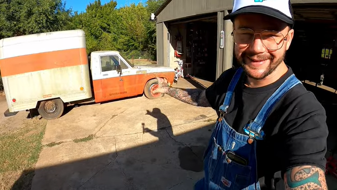 Puddin Finds An Epic Old UHaul Mini Box Truck And Has Big Plans For It. Will It Run?