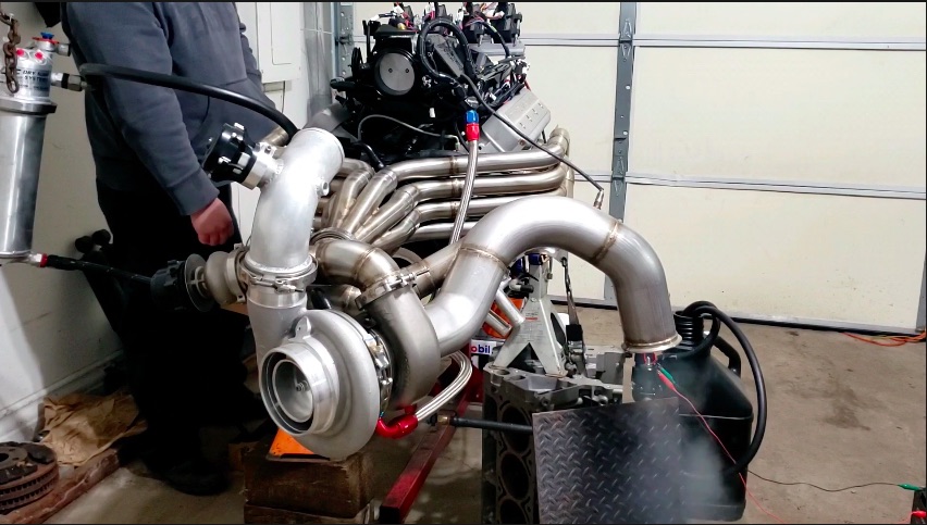 Just Awesome: This 6.0L LS Engine Is Destroked With A 4.8 Crank and Uses An 8 To 1 Header To Feed The Turbo!