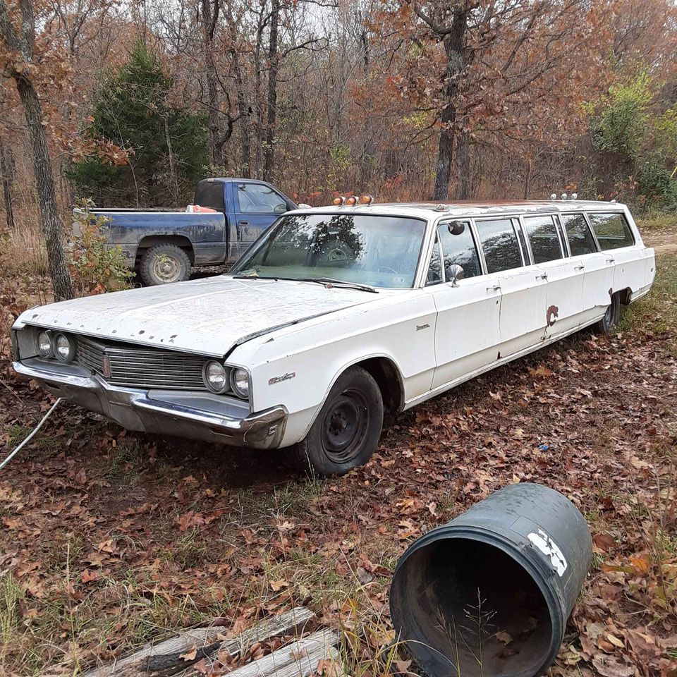 This 8 Door 1968 Chrysler Town And Country Station Wagon Is Rad And Someone Should Buy It!