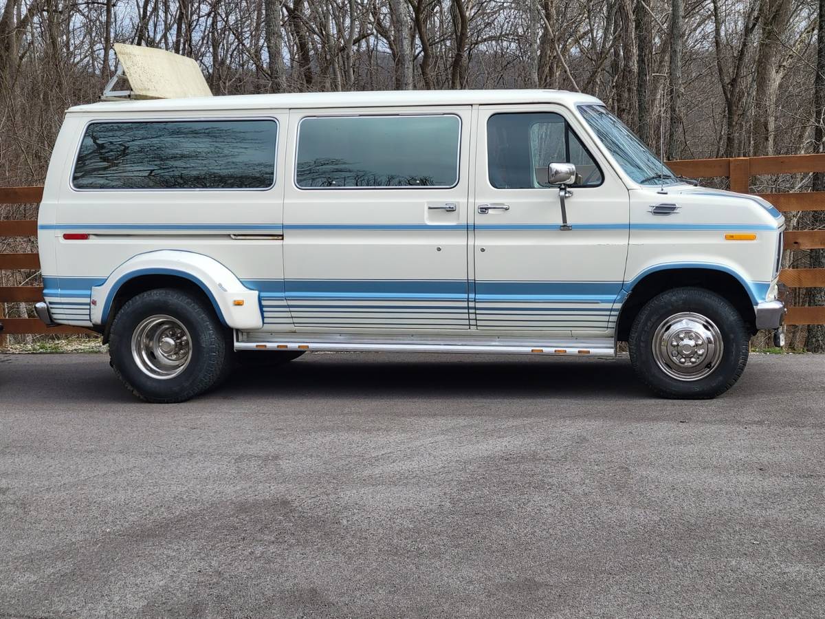 Online Oddball: This Turbo Diesel 1985 Ford Van Is A Dually And We LOVE It!