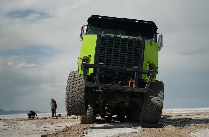 Heavy D Tears Up His New HET Wrecker On This Insane Recovery In The Great Salt Lake