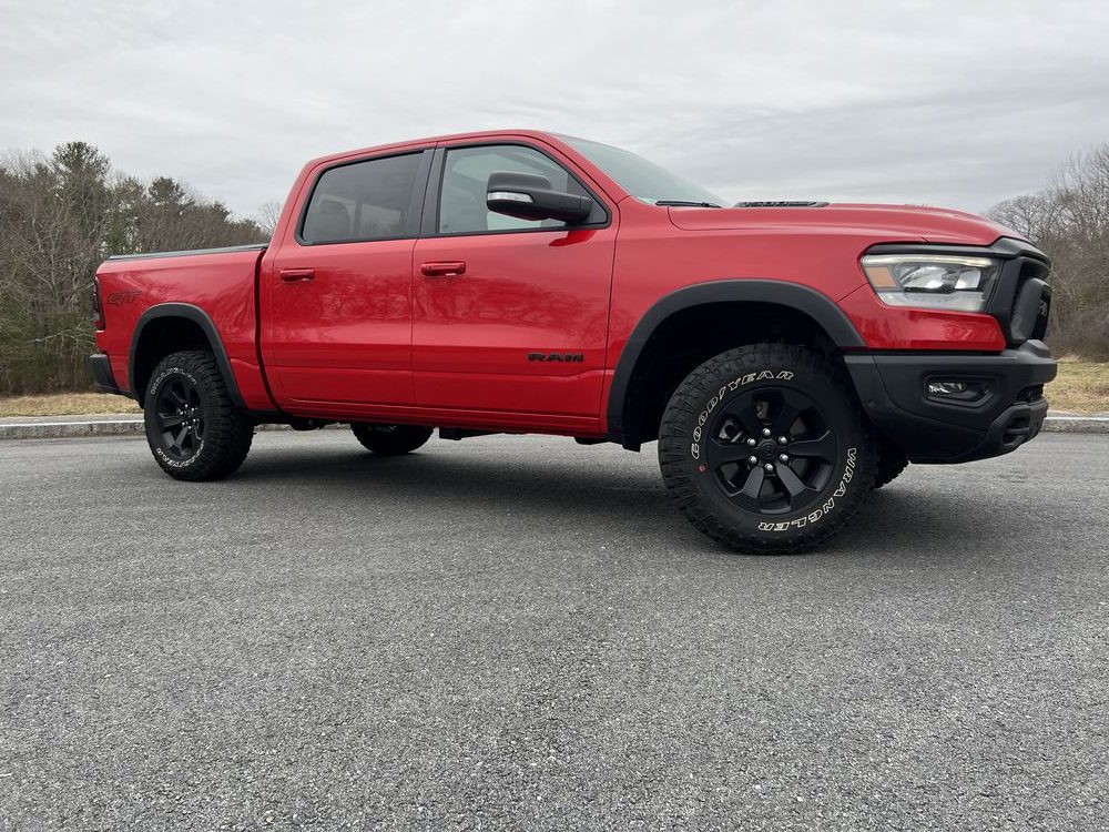 Decided to paint my Tow Hooks red, what do you guys think ? : r/RamRebel